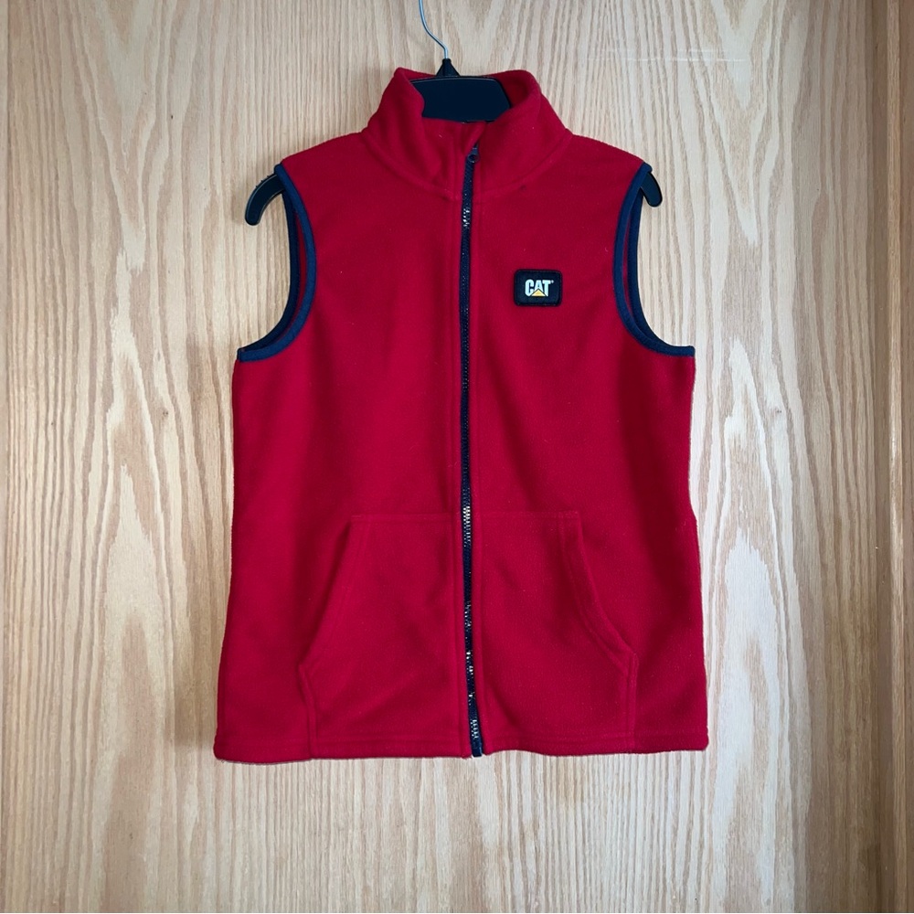 CAT Caterpillar Youth Boys Red Fleece Zip Up Vest
• Size Youth Medium (10/12)